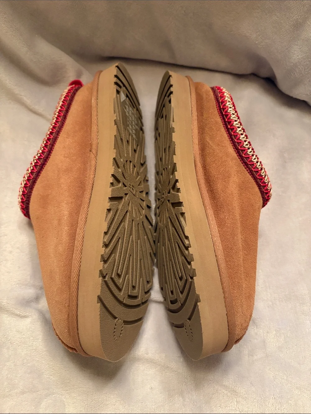 UGG kids Chestnut Suede Slip-On Slippers with Red Trim